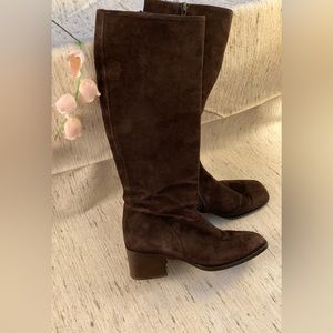 Bloomingdale’s Knee High Brown Suede Boots - Size 40